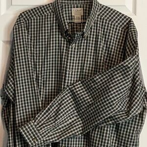 L.L. Bean Green Casual Button Down Shirt